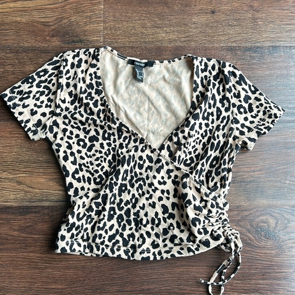 Forever 21 Animal Print Crop Top | Animal Print | Crop Top - Picture 1 of 6